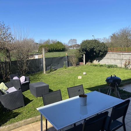 Appartement Tout Equipe 2 Chambres + Jardin Saix  Exterior foto