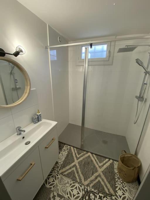 Appartement Tout Equipe 2 Chambres + Jardin Saix  Exterior foto